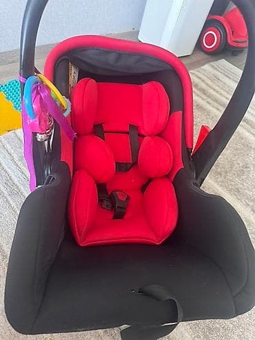 red centr: Автокресло, цвет - Красный, Б/у — 1