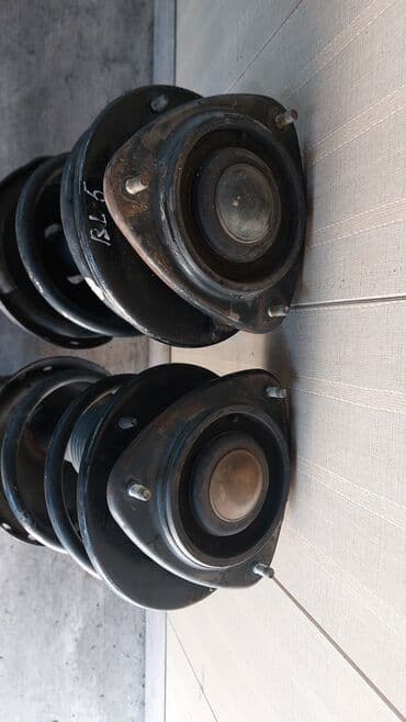 бл: Передний амортизатор Subaru 2005 г., Б/у, Оригинал, Япония — 2