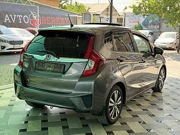 Транспорт: Honda Fit: 2017 г., 1.5 л, Автомат, Бензин, Хэтчбэк — 2