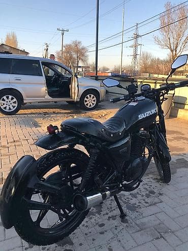 Suzuki: Мотоцикл Suzuki в стиле неоклассик/кафе-рейсер, черный. Документов — 6