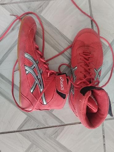 обувь 35 36: Продам борцовки ASICS Размер: 40 Цена: 200 сом Б/у, состояние — 1