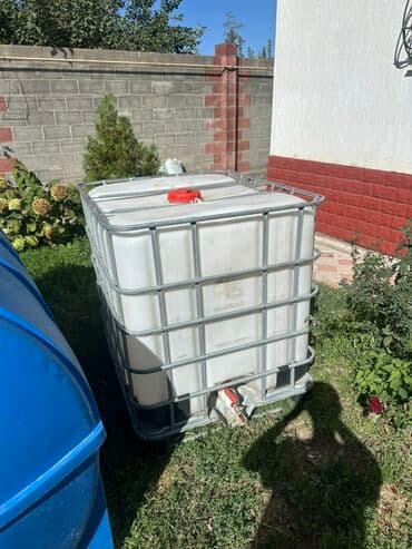 пустые канистры: Еврокуб 1000 т — 1