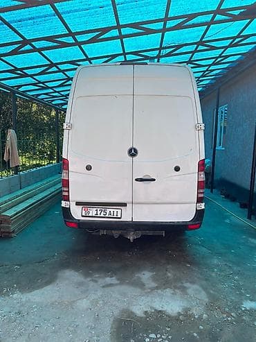 audi a8 d2: Mercedes-Benz Sprinter (длинная база, высокий кузов), белый фургон — 2