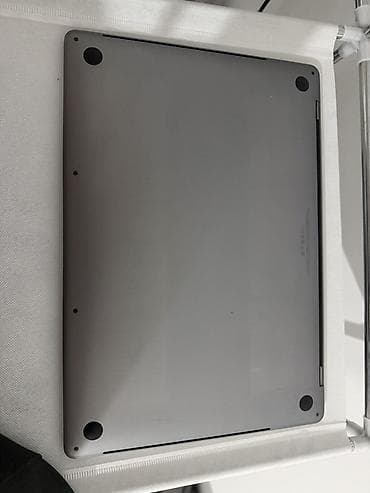 клавиатура bloody: MacBook Pro 15 2018 • Intel Core i7 2.2 GHz 6-ядерный • 16 GB RAM — 6