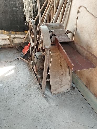 Дробилка + 2 газонокосилки 1) Дробилка/измельчитель на ременном