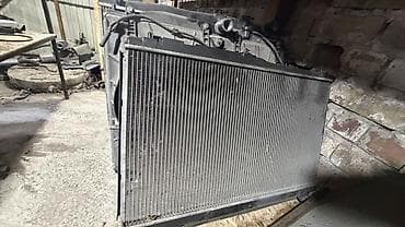 Радиатор охлаждения двигателя (с вентиляторным модулем/кожухом) — 1