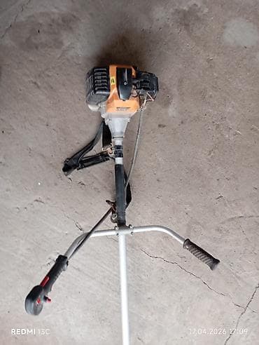 без двиготеля: Бензотриммер ОРЁЛ 52CC - Тип: бензиновая мотокоса (триммер) - Объем — 5