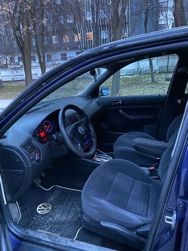 тележка на авто: Volkswagen Golf: 2004 г., 2 л, Автомат, Бензин, Хэтчбэк — 9