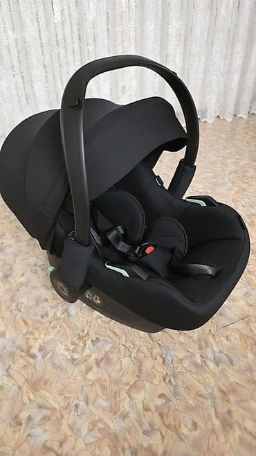 детские уги: Автокресло, цвет - Черный, Б/у — 1