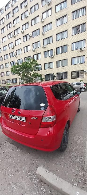Honda Fit: 2003 г., 1.3 л, Вариатор, Бензин, Хэтчбэк — 8