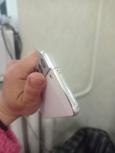 iphone red: Samsung Galaxy S22, 256 ГБ, цвет - Белый — 4