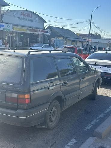 Унаа: Volkswagen Passat Variant: 1990 г., 1.8 л, Универсал — 4