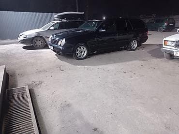 Mercedes-Benz E-Class: 2000 г., 2 л, Механика, Бензин, Универсал