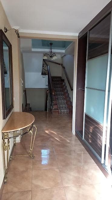 Квартиры: Аренда офисов, 233 м², В частном доме, С видом на горы, 1 линия, С оборудованием — 7