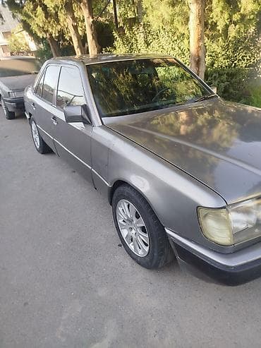 Продажа авто: Mercedes-Benz W124: 1991 г., Седан — 3