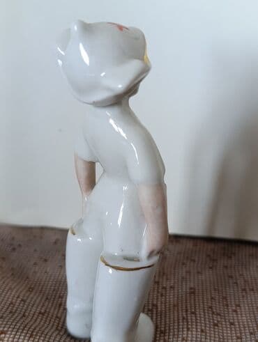 продажа статуэток: Продаются 1. Фигурка статуэтка мальчик - Кибальчиш Пионер с биноклем — 2