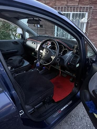 Honda Fit: 2002 г., 1.3 л, Вариатор, Бензин, Хетчбек — 8