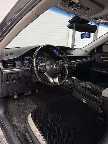 low ll: Lexus ES: 2017 г., Гибрид, Седан — 9