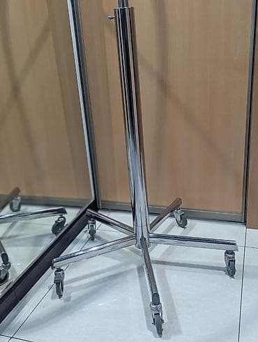 Кронштейны, стойки: Кронштейн Для одежды, Материал: Металл, На колесах, Б/у — 3