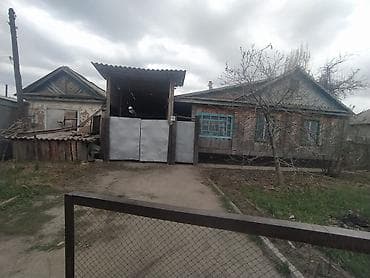 дом сруб под ключ: Продается жилой дом с хозяйственными постройками и воротами для въезда — 3