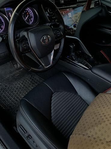 канадец: Toyota Camry: 2019 г., 2.5 л, Автомат, Гибрид, Седан — 7