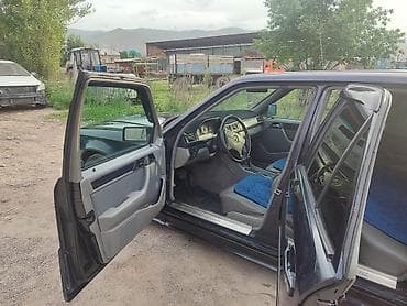 Mercedes-Benz W124: 1995 г., 3.2 л, Автомат, Бензин, Седан — 8