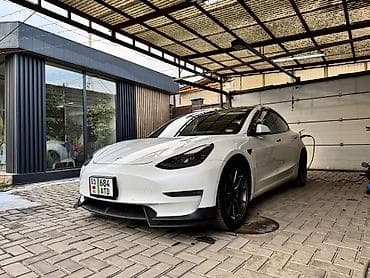 wuling mini ev: Tesla Model 3: 2021 г., 0.1 л, Автомат, Электромобиль, Седан — 2