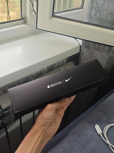 Смарт-часы: Apple Watch Nike (серия SE ), корпус темный, ремешок Nike Sport Band — 4