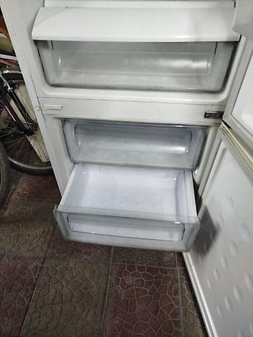 Холодильник Samsung, Б/у, Двухкамерный, No frost, 65 * 185 * 58 at lalafo.kg Холодильник Samsung, Б/у, Двухкамерный, No frost, 65 * 185 * 58