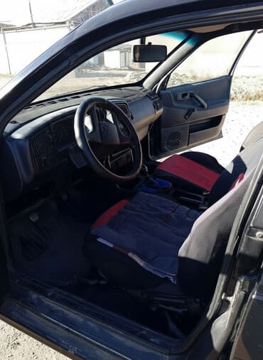 бак на прадо: Автомобиль: легковой хэтчбек/седан класса компакт (салон на фото) — 1