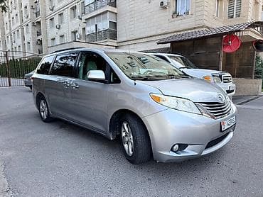 sg 9: Toyota Sienna: 2012 г., 3.5 л, Автомат, Бензин, Минивэн — 3