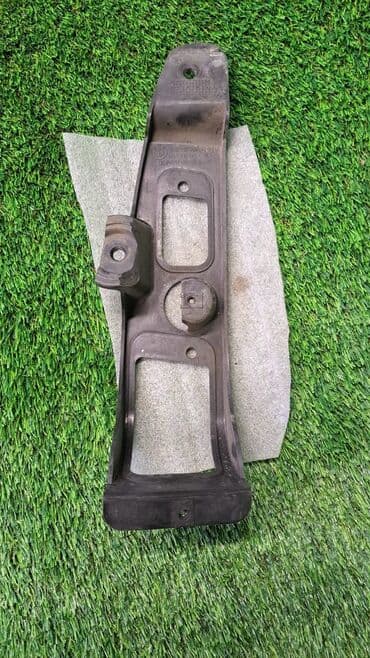 x3: Кронштейн заднего бампера левый Оригинальный номер запчасти: / / — 3