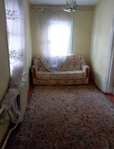 домик совхоз фрунзе: Предлагается к аренде дом с несколькими комнатами. В комнатах уложен — 3