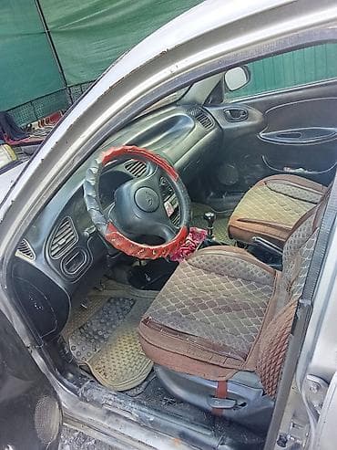 Daewoo Lanos: 1999 г., Ручные, Седан