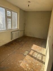 продаеться дом: 2 комнаты, 44 м², 104 серия, 4 этаж, ПСО (под самоотделку) — 7