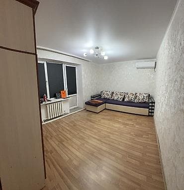 Спальные гарнитуры: Комнатада чогу жашаганы 1 кыз керек. Этажка, 2 болмолуу квартира — 1