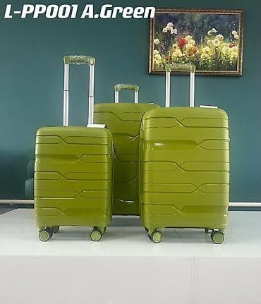 Чемодан, Материал: Пластик, Маленький (до 40 л), Вращающиеся колеса на 360°