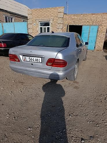 мер: Mercedes-Benz E-Class: 1995 г., 3.2 л, Автомат, Бензин, Седан — 5