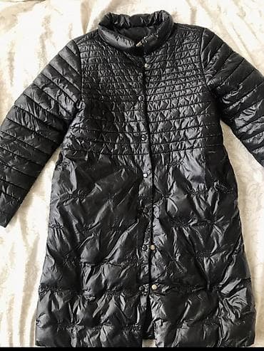 Плащ ( весна, осень ) наполнитель пух, на рост 120 см . В хорошем