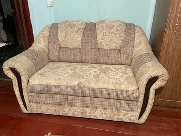 диваны кожаные бу: Продаю двухместный диван и два кресла. Цвет - бежевый. Отличного — 1