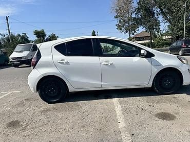 Toyota Prius C: 2017 г., 1.5 л, Автомат, Гибрид, Хэтчбэк — 6