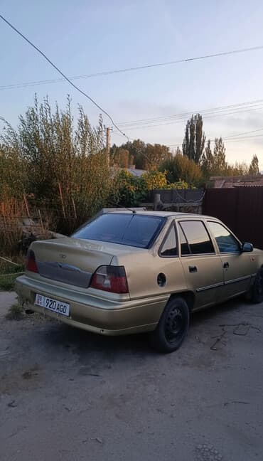 срочно продам авто в связи с переездом: Daewoo Nexia: 2008 г., 1.5 л, Механика, Бензиновая, Седан — 1
