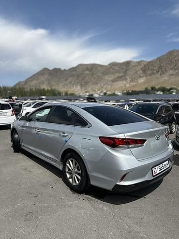 bmw ix3: Hyundai Sonata: 2021 г., Седан — 4