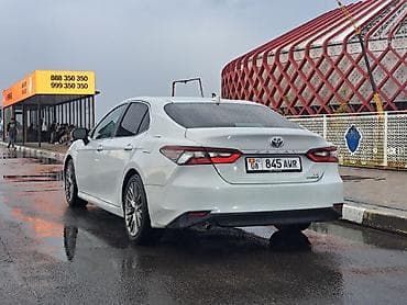byd e7: Toyota Camry: 2022 г., 2.5 л, Автомат, Гибрид, Седан — 5