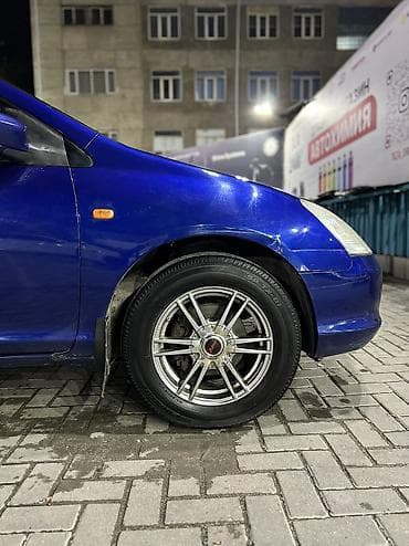 Honda Civic: 2001 г., 1.5 л, Механика, Бензин, Хэтчбэк