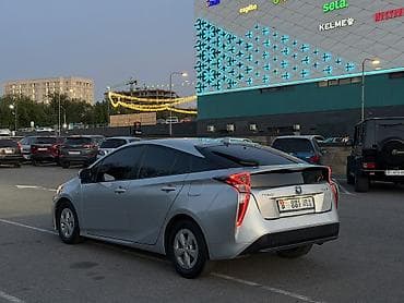 Toyota Prius: 2017 г., 1.8 л, Автомат, Гибрид, Хэтчбэк — 6