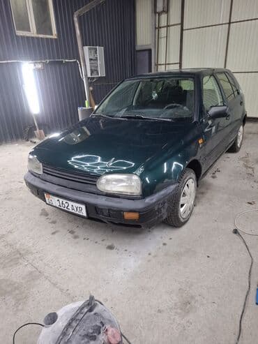 type r: Хэтчбек компакт‑класса, 5‑дверный. Темно‑зеленый цвет — 3