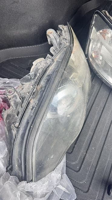 outback: Комплект передних фар Subaru 2005 г., Б/у, Оригинал — 1