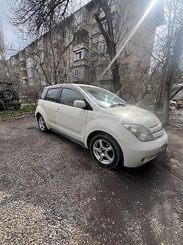 Toyota Ist: 2004 г., 1.3 л, Автомат, Бензин, Хэтчбэк