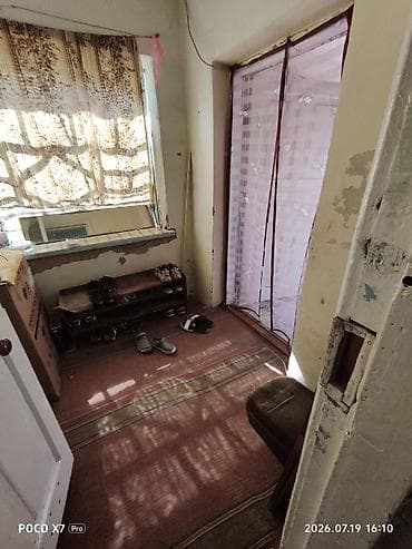 Продажа домов: Просторный жилой дом с несколькими изолированными комнатами. - — 6